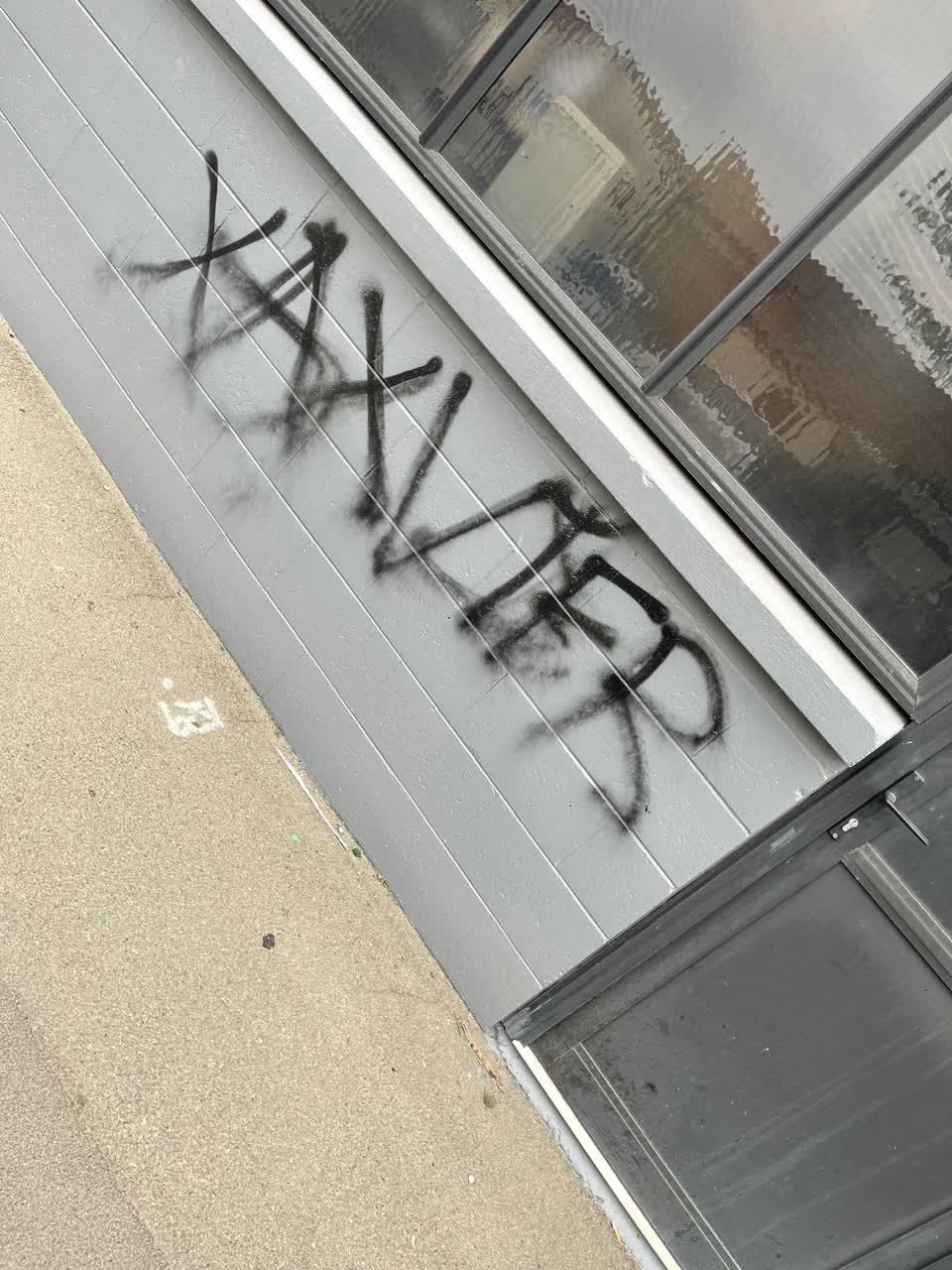 The photograph attached to this graffiti report