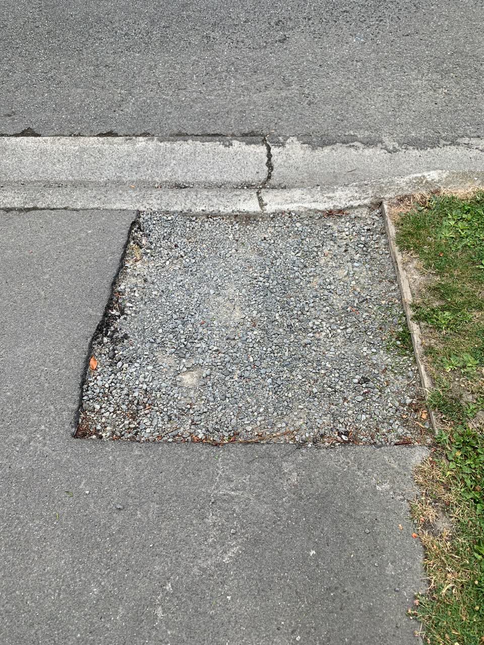 The photograph attached to this roading/streets report