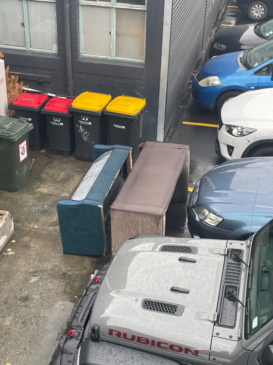The photograph attached to this rubbish/recycling report