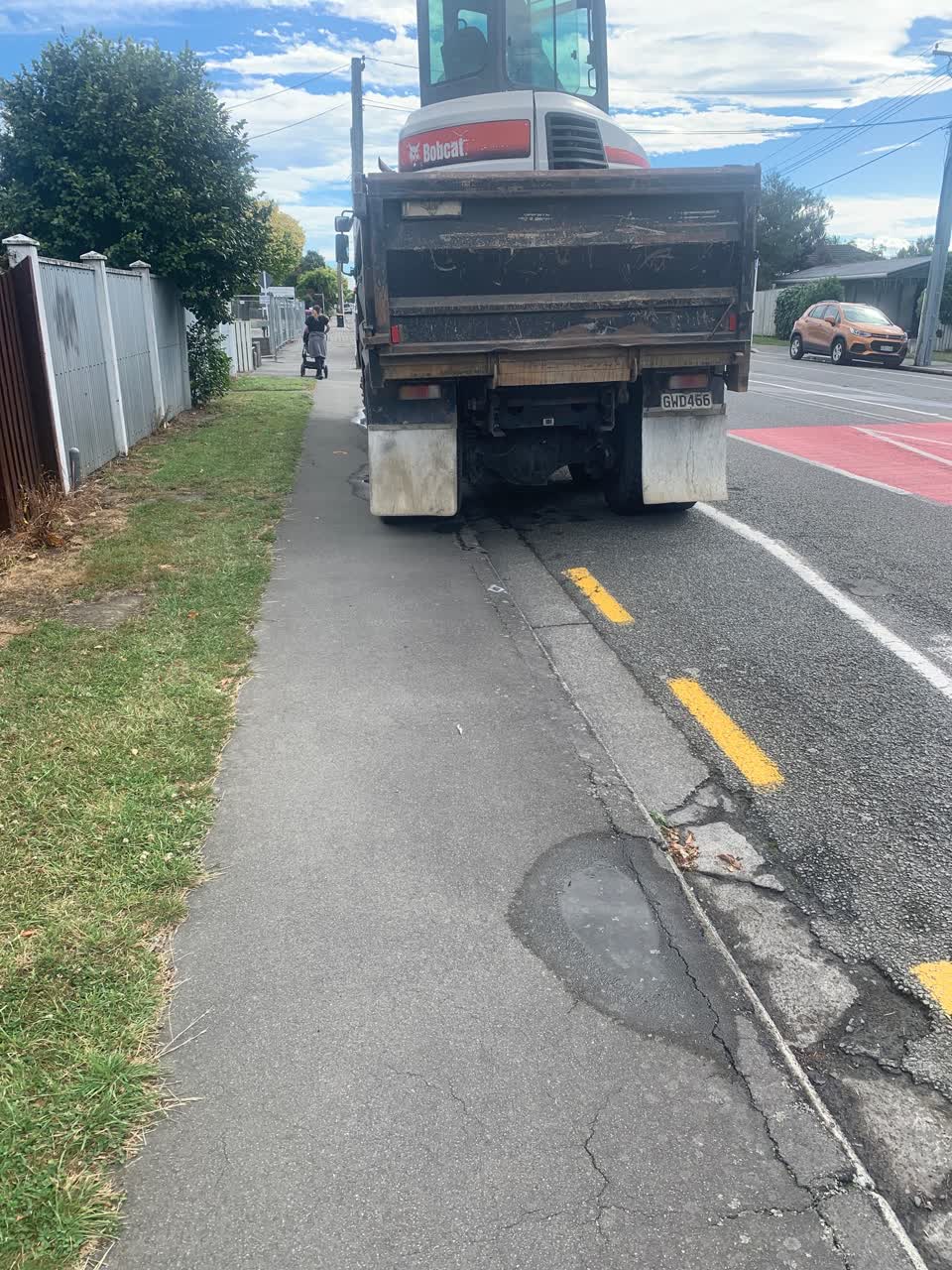 The photograph attached to this roading/streets report