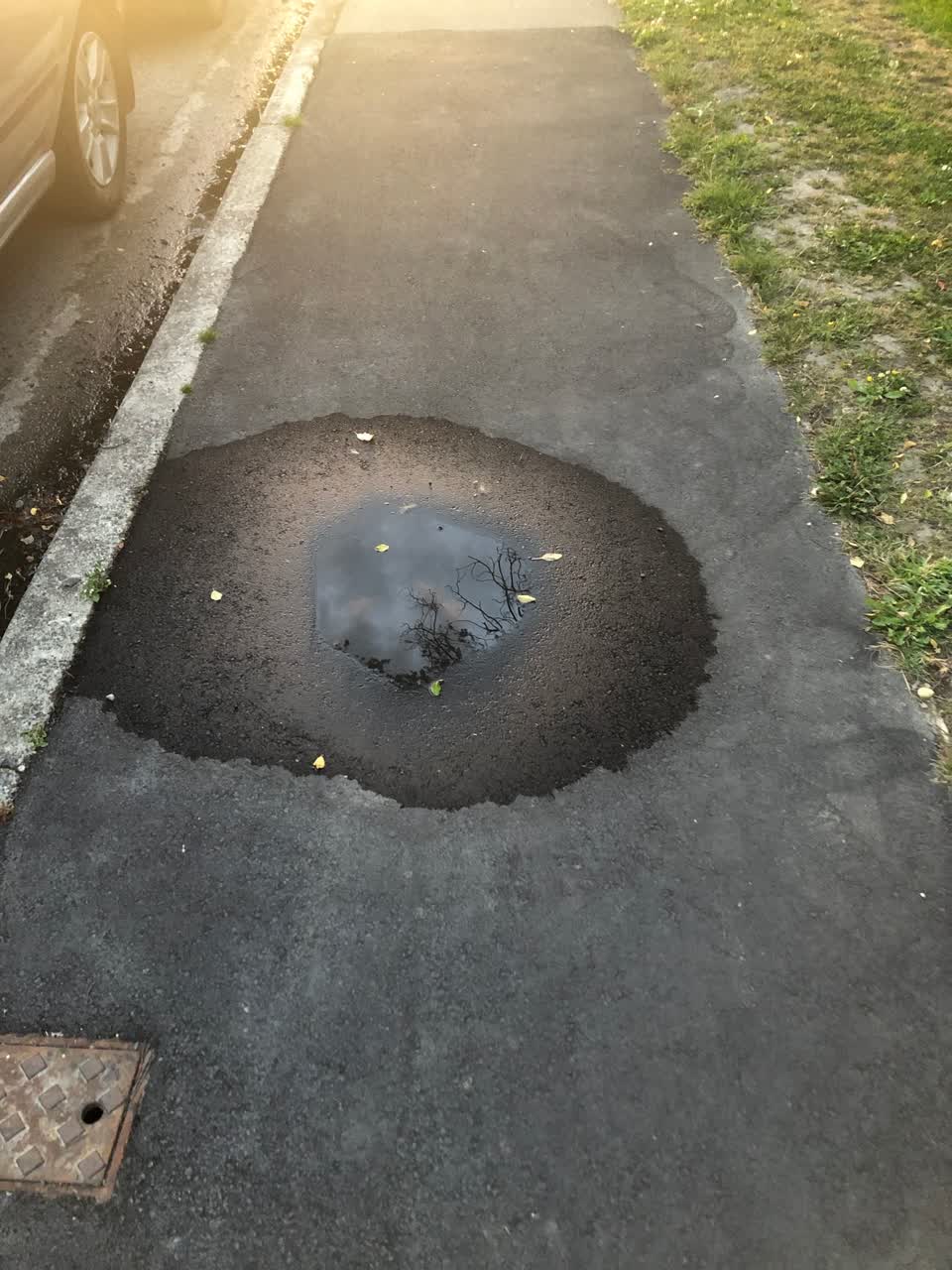 The photograph attached to this roading/streets report