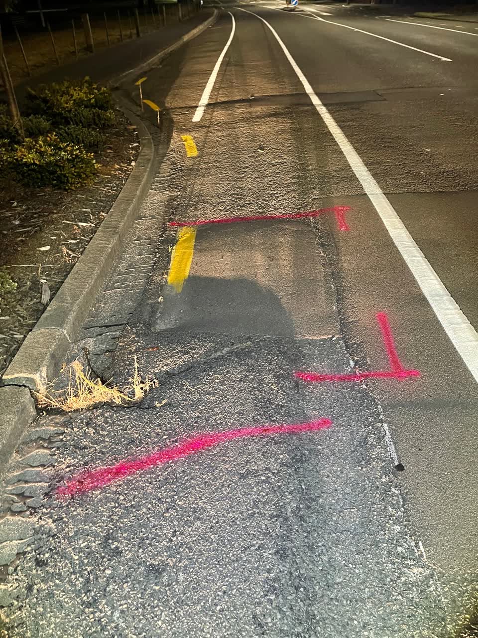 The photograph attached to this roading/streets report