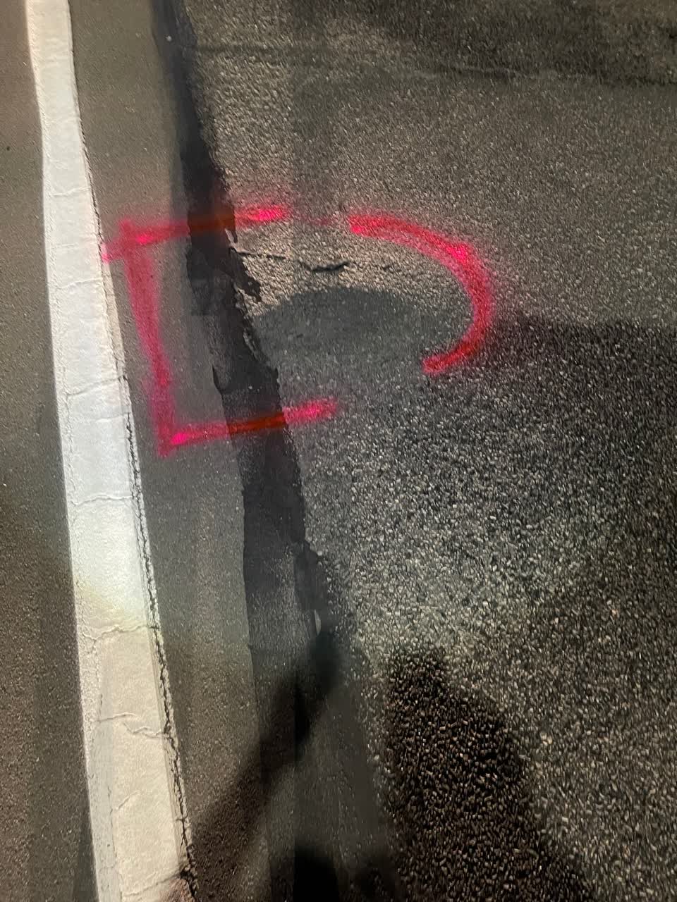 The photograph attached to this roading/streets report