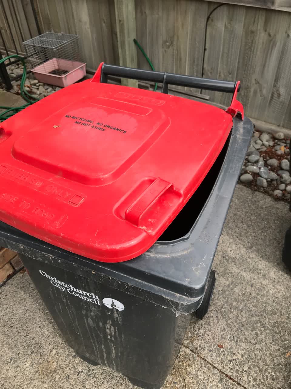 The photograph attached to this rubbish/recycling report