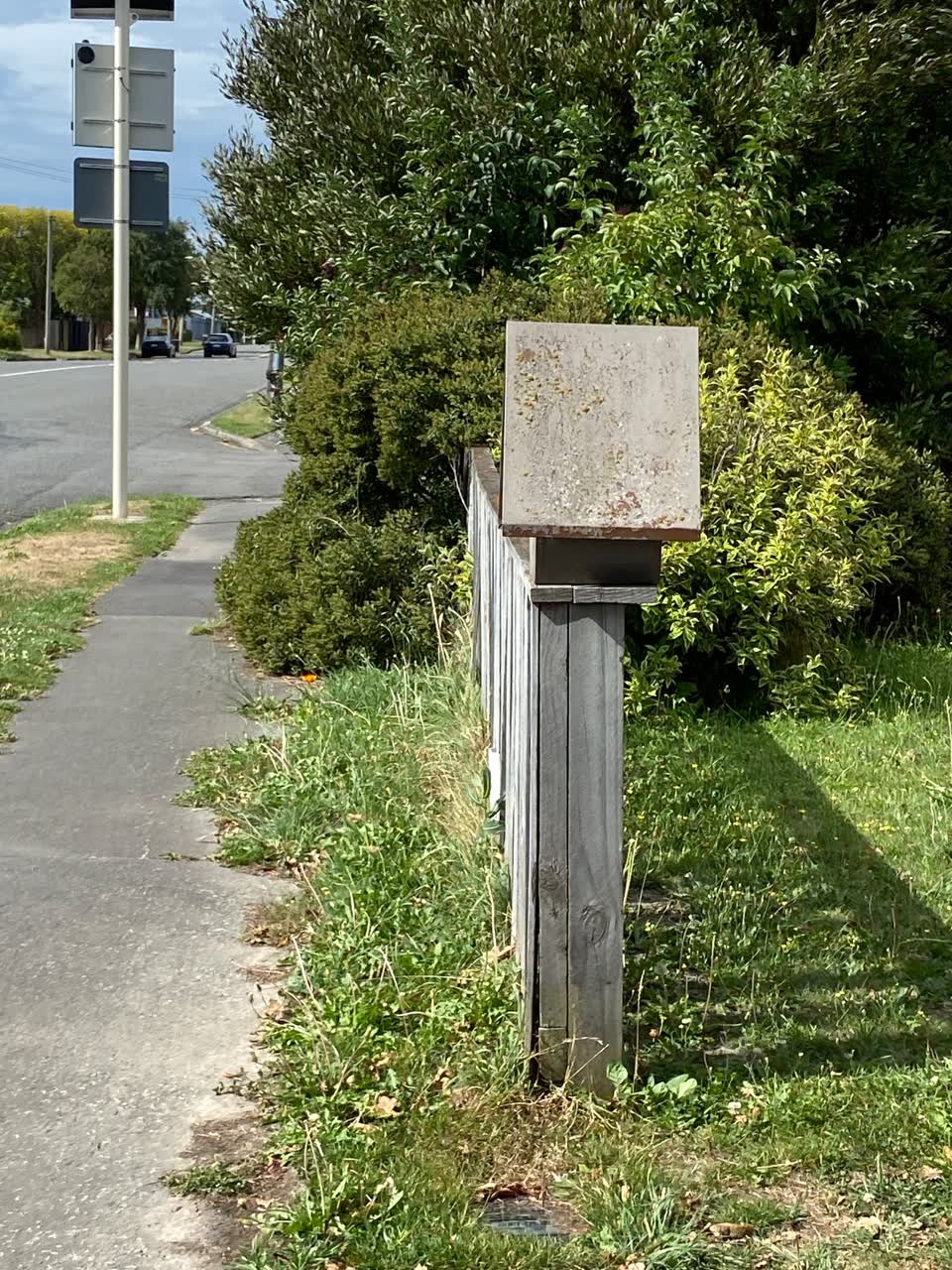 The photograph attached to this roading/streets report