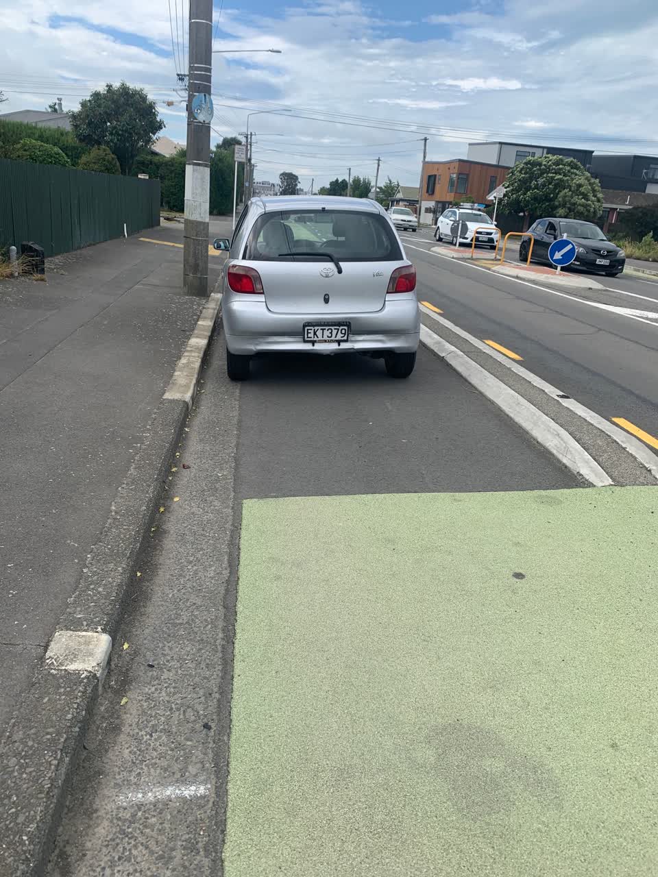 The photograph attached to this roading/streets report