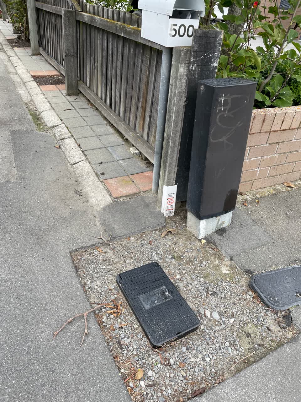 The photograph attached to this roading/streets report