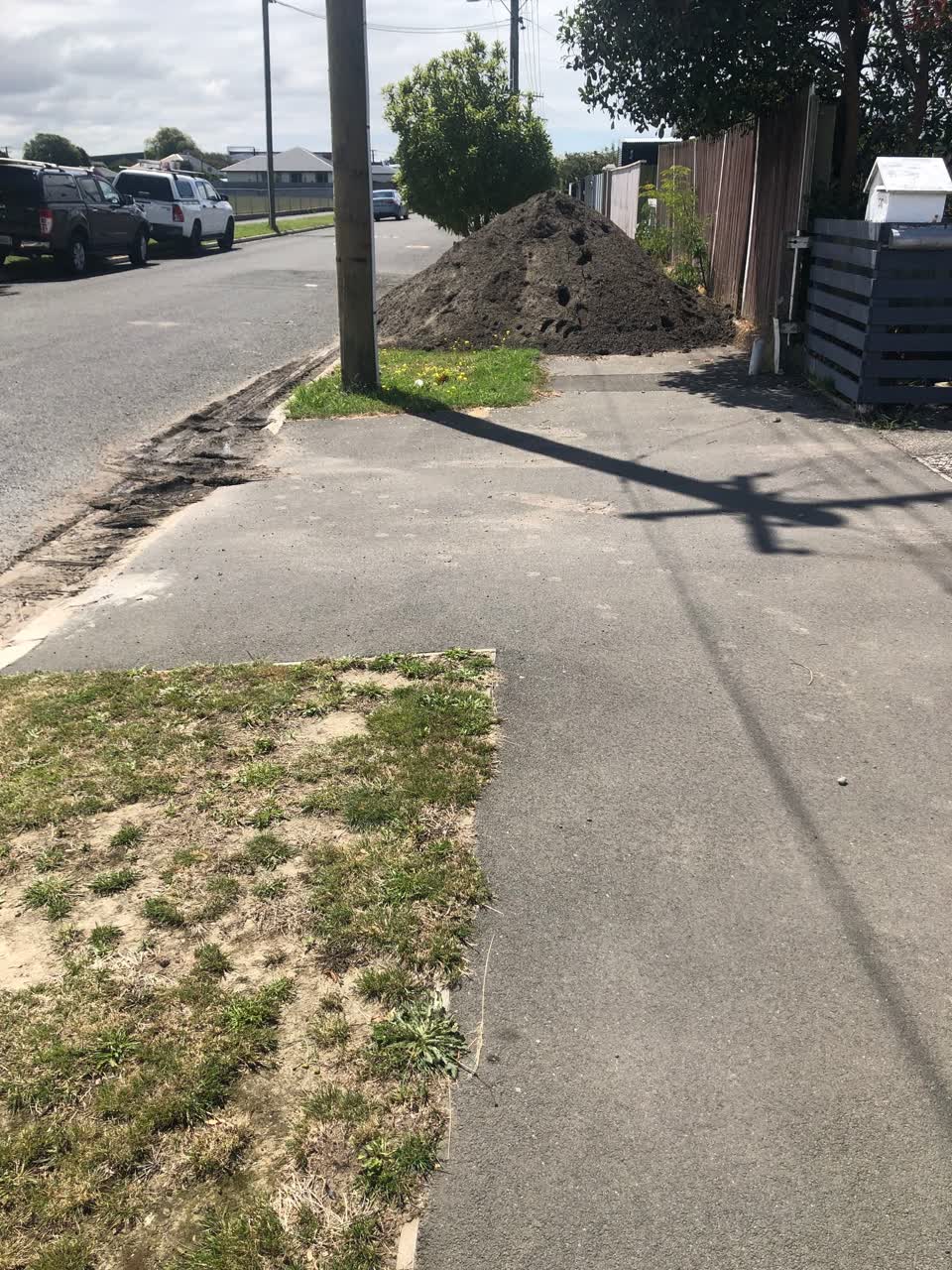 The photograph attached to this roading/streets report