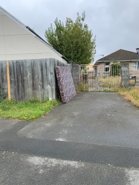 Rubbish/Recycling, a report photo