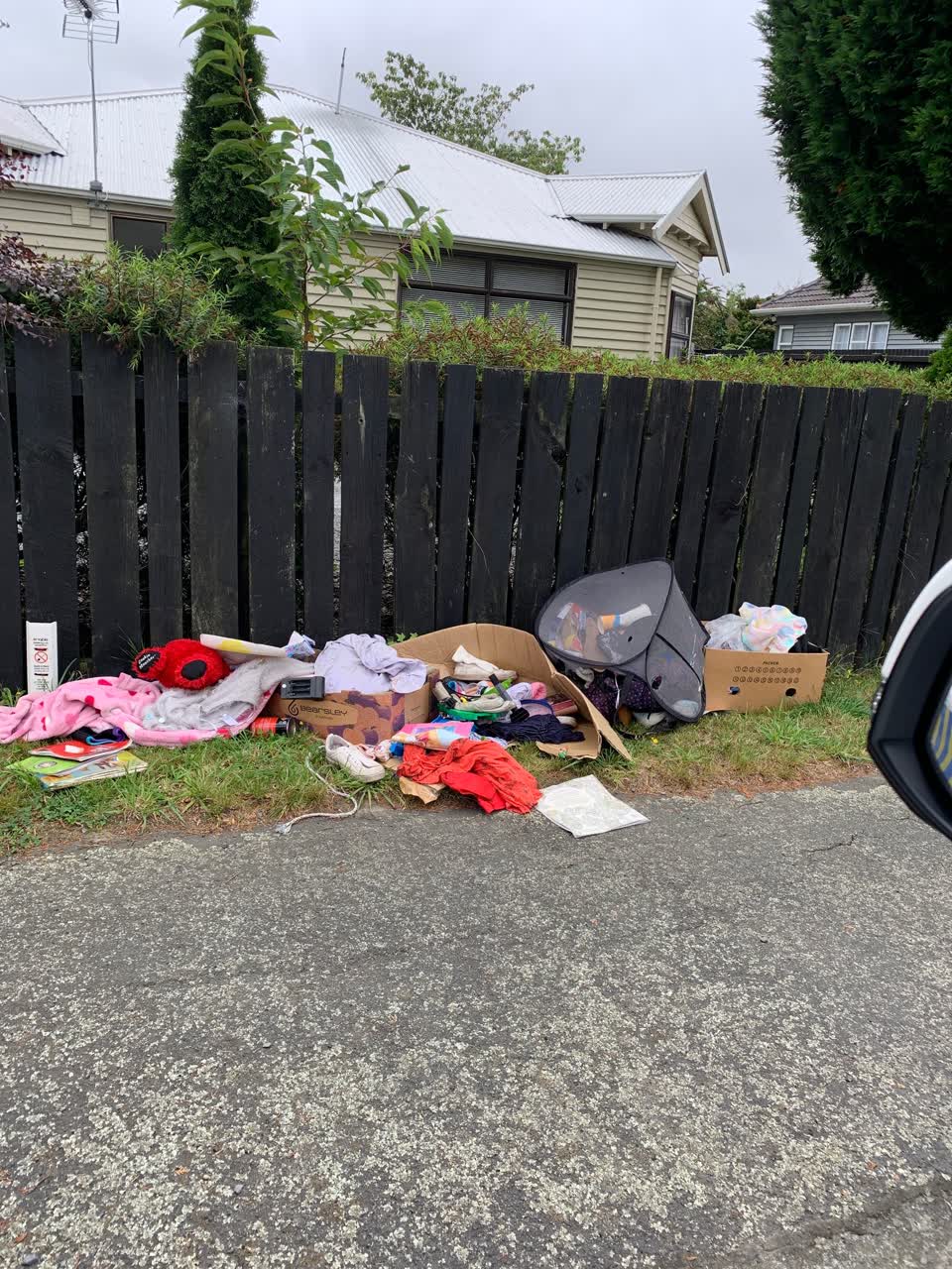 The photograph attached to this rubbish/recycling report