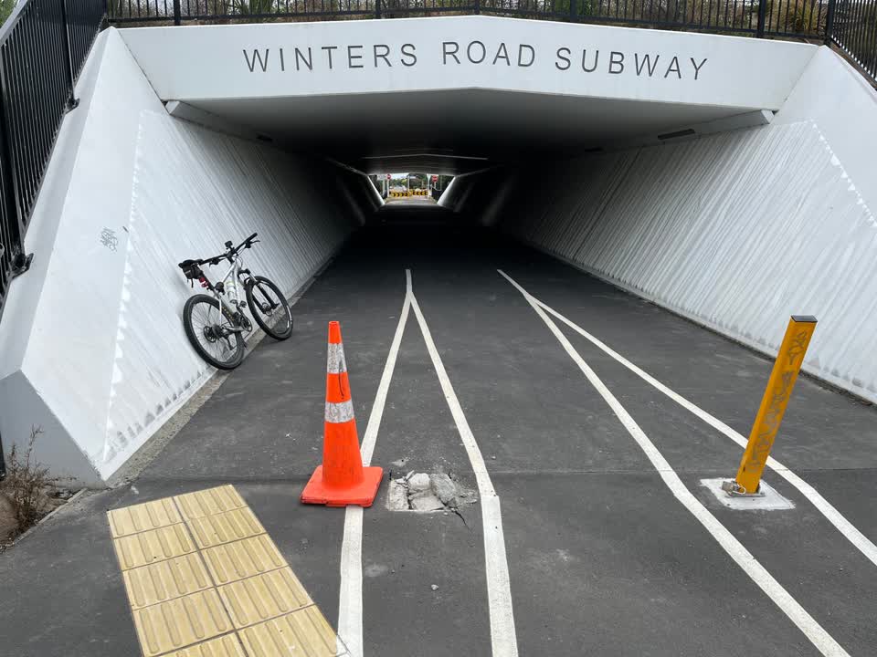 The photograph attached to this roading/streets report