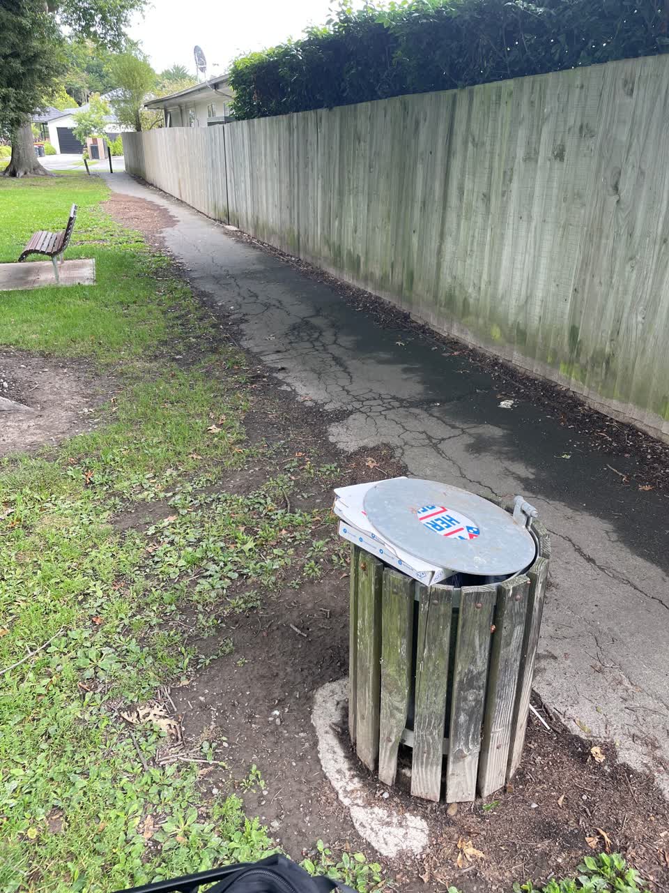 The photograph attached to this rubbish/recycling report