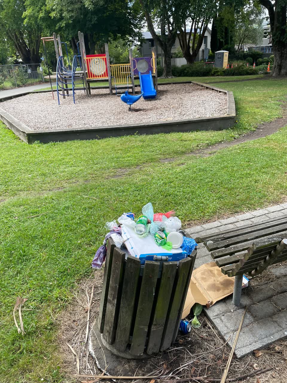The photograph attached to this rubbish/recycling report