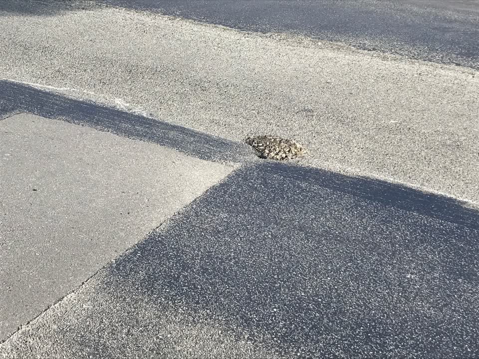 The photograph attached to this roading/streets report