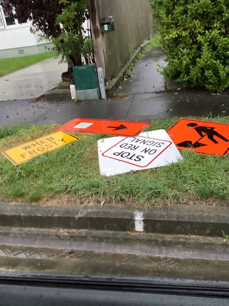 The photograph attached to this roading/streets report