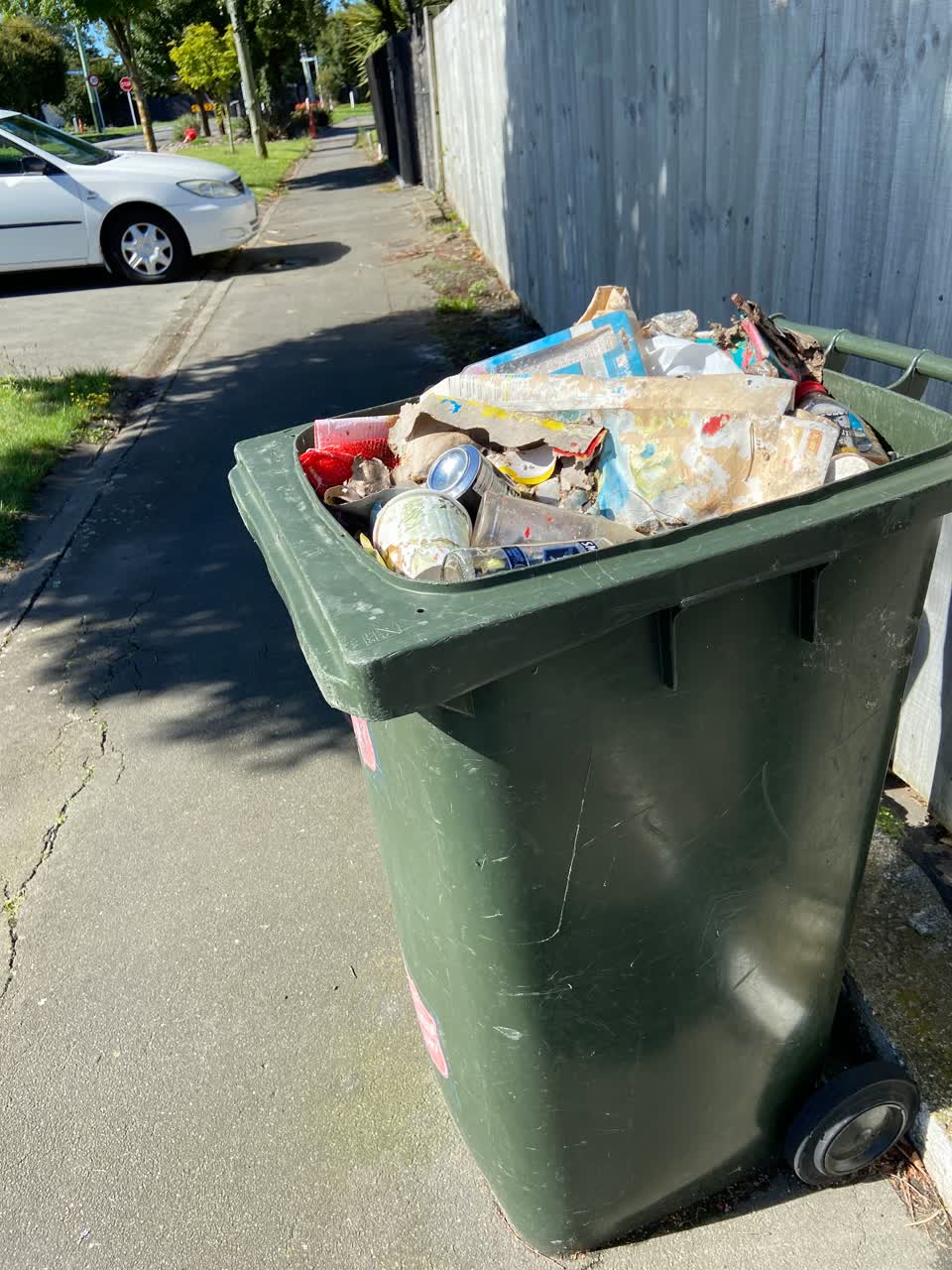 The photograph attached to this rubbish/recycling report