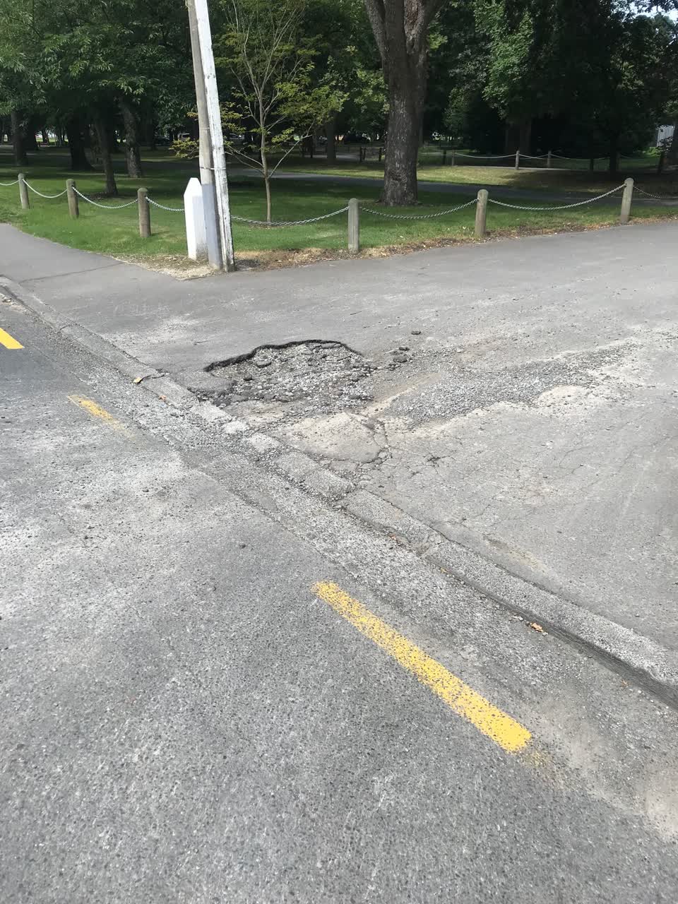The photograph attached to this roading/streets report