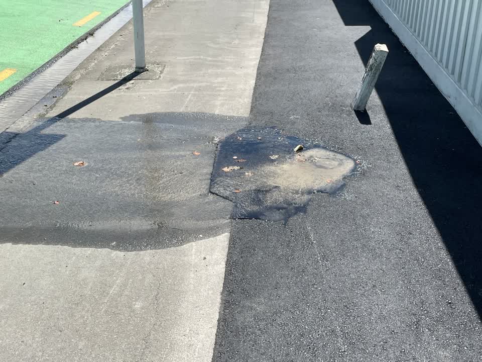 The photograph attached to this water supply report