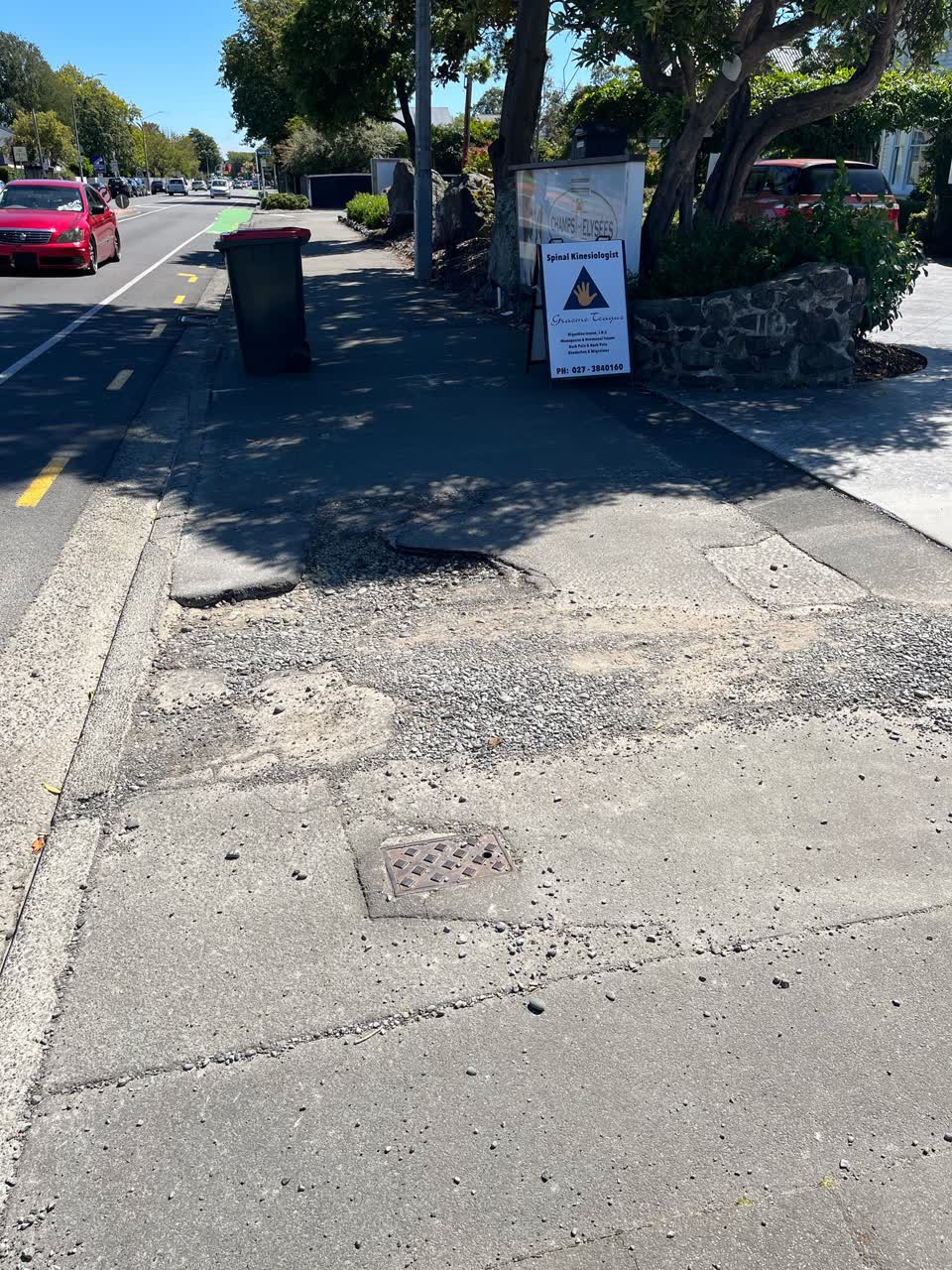 The photograph attached to this roading/streets report