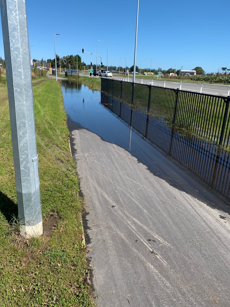 The photograph attached to this roading/streets report