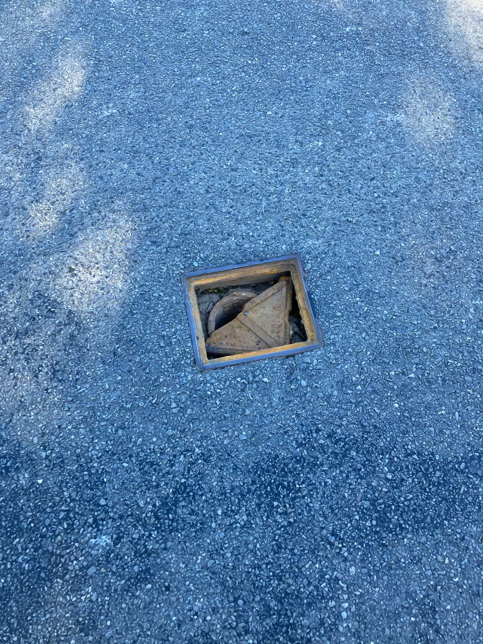 The photograph attached to this sewer - general report