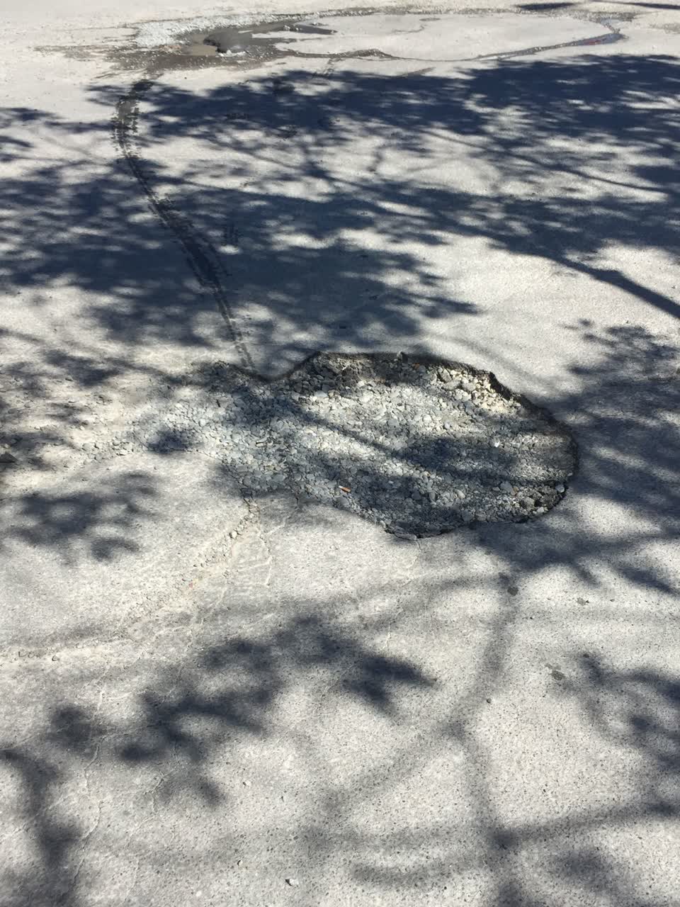 The photograph attached to this roading/streets report