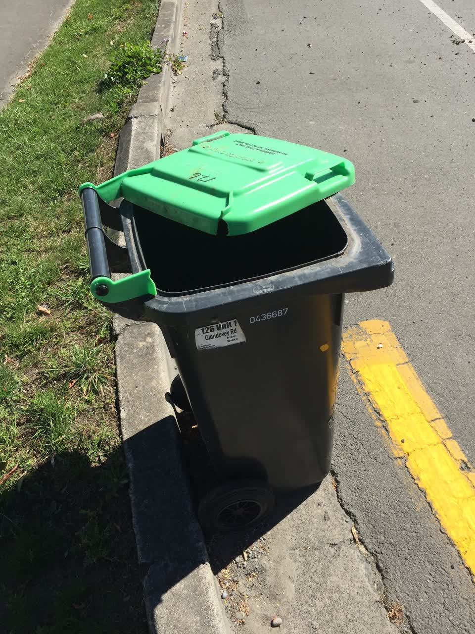The photograph attached to this rubbish/recycling report