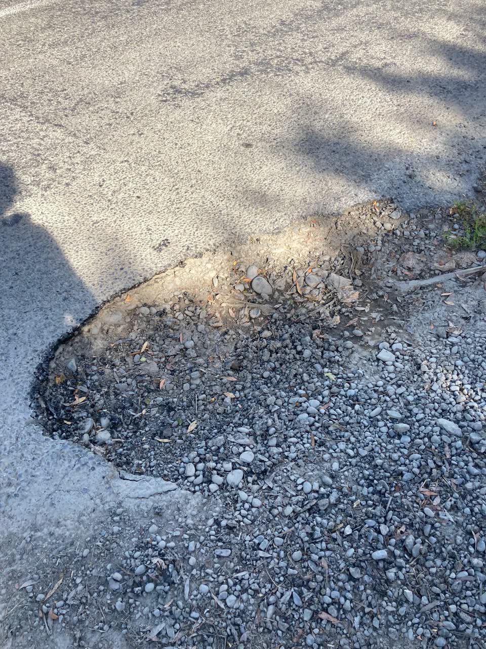 The photograph attached to this roading/streets report