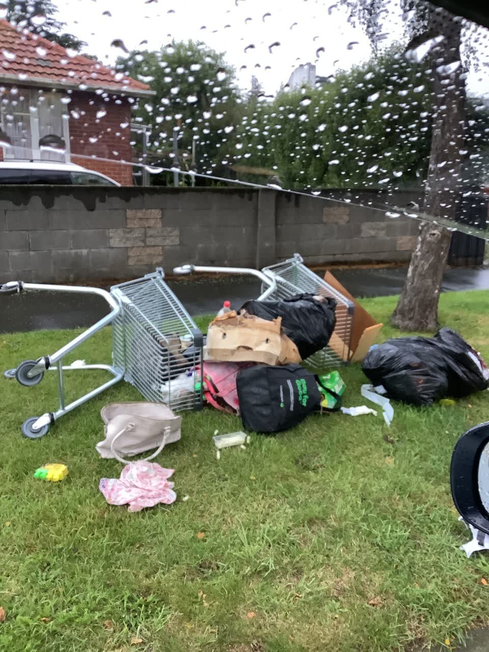 The photograph attached to this rubbish/recycling report