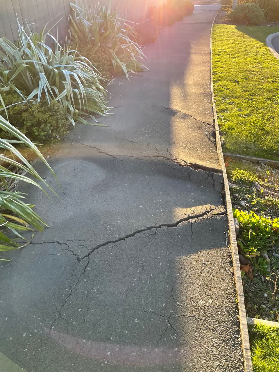 The photograph attached to this roading/streets report