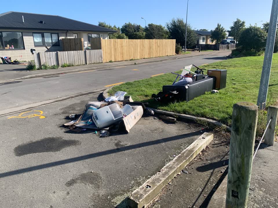 The photograph attached to this rubbish/recycling report
