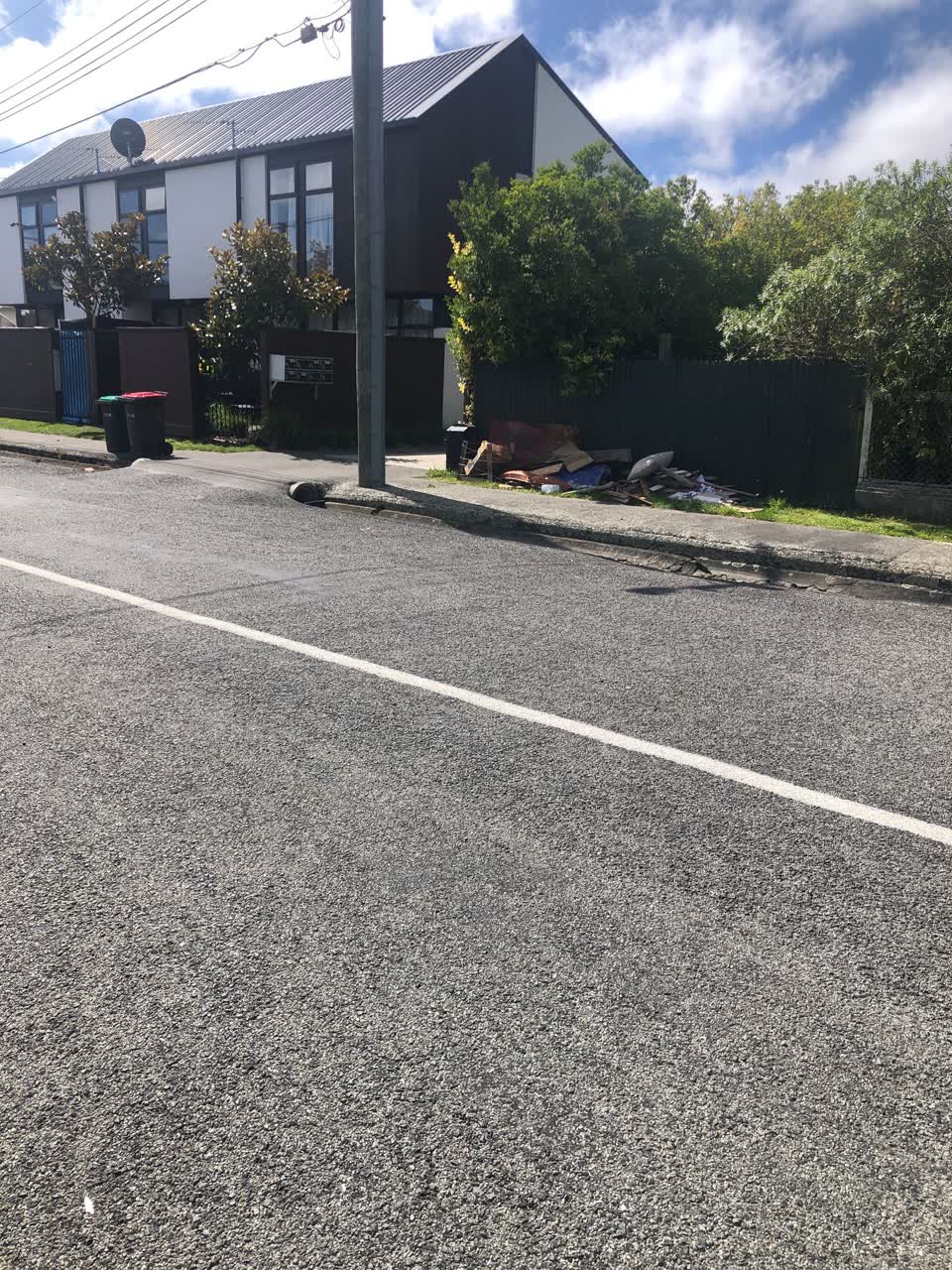 The photograph attached to this rubbish/recycling report