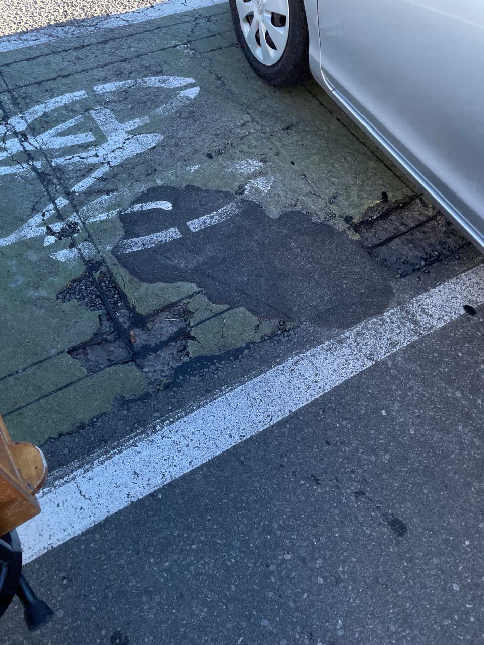 The photograph attached to this roading/streets report