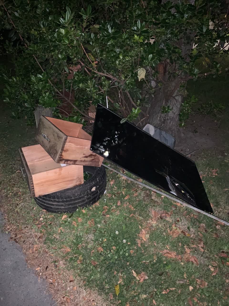 The photograph attached to this rubbish/recycling report