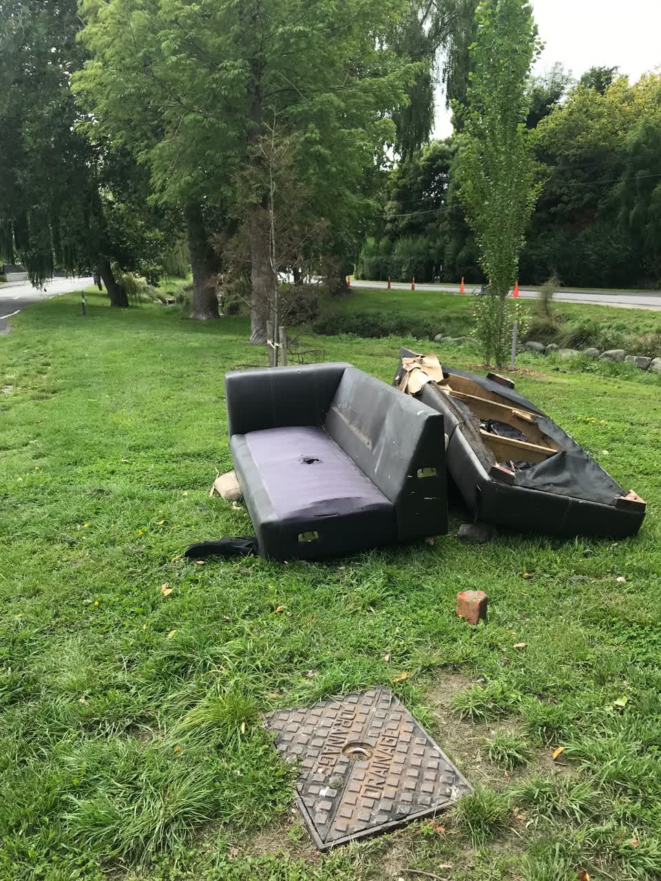 The photograph attached to this rubbish/recycling report