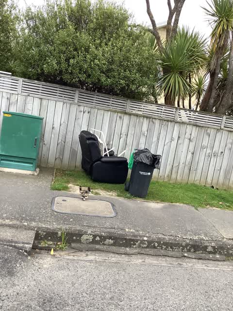 Rubbish/Recycling, a report photo