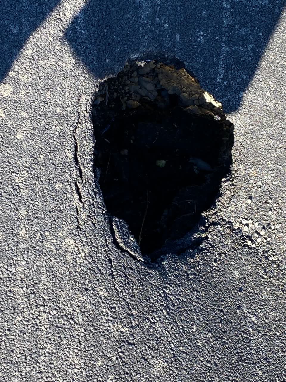 The photograph attached to this roading/streets report