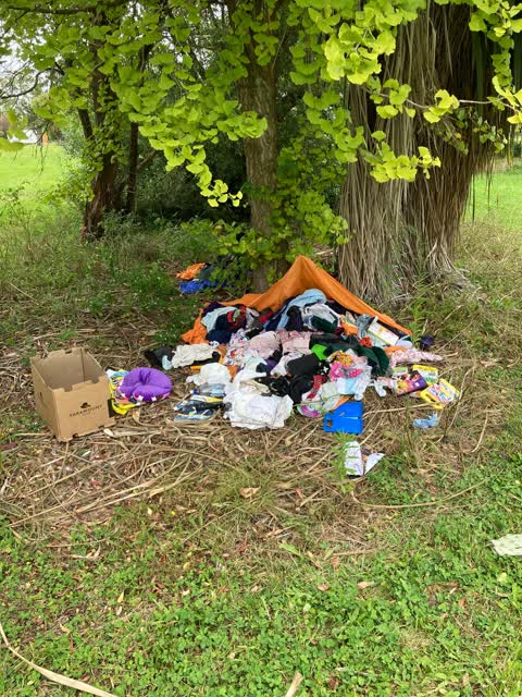 Rubbish/Recycling, a report photo