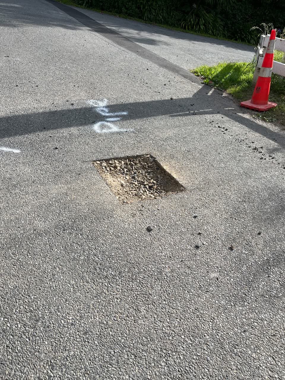 The photograph attached to this roading/streets report