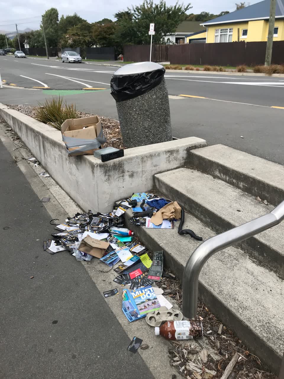 The photograph attached to this rubbish/recycling report