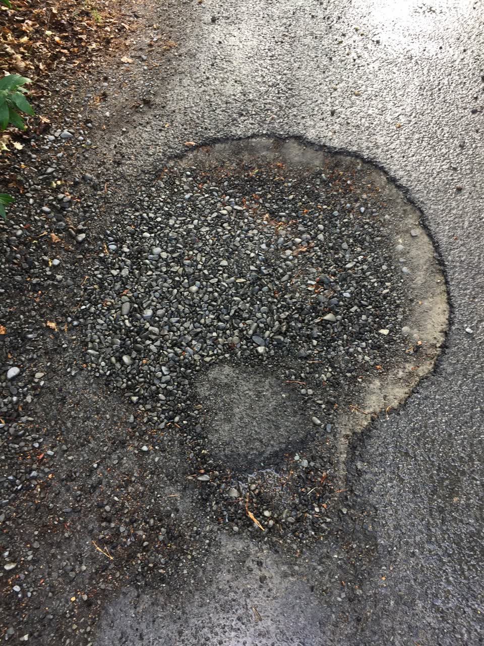 The photograph attached to this roading/streets report