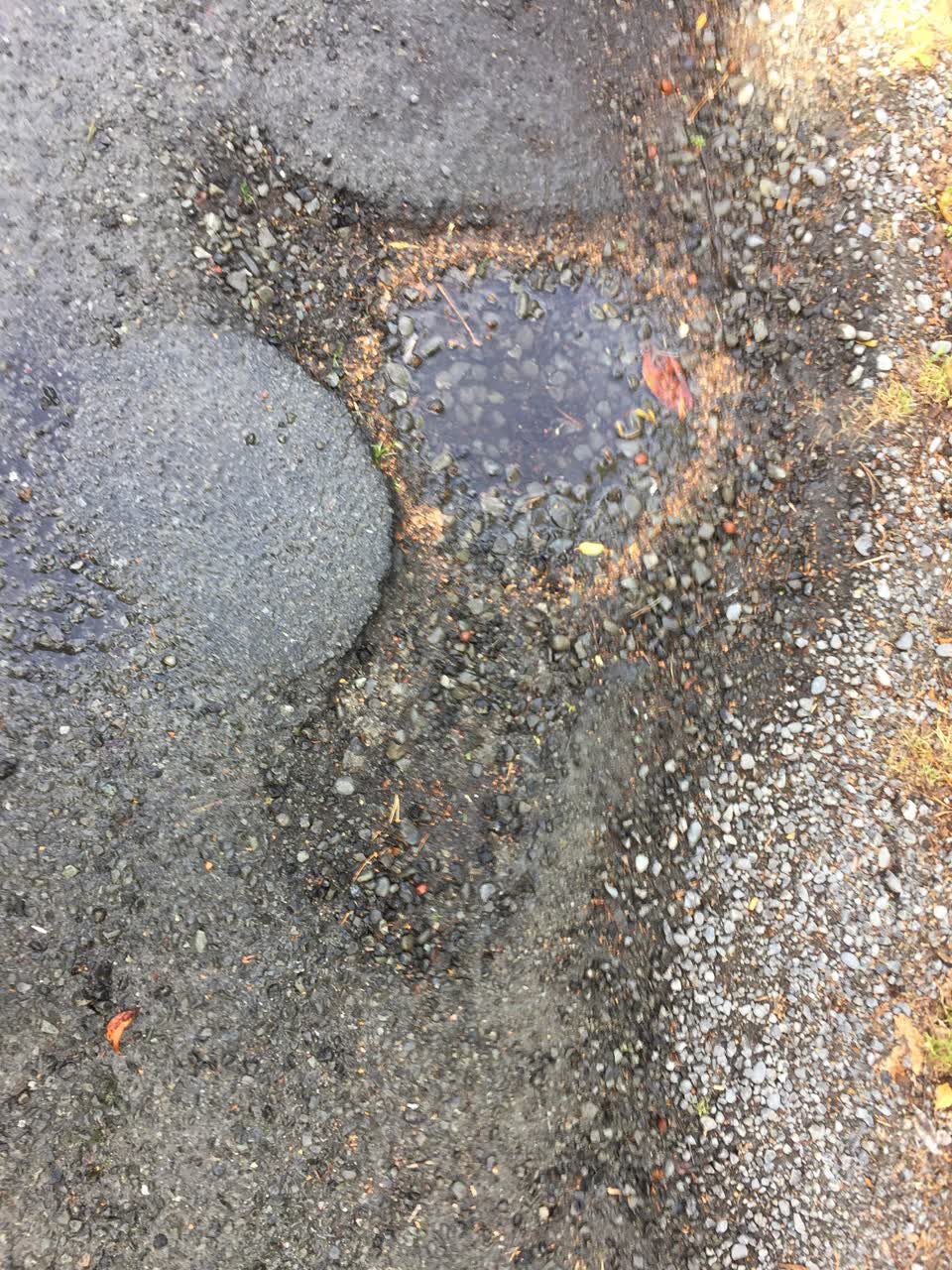 The photograph attached to this roading/streets report