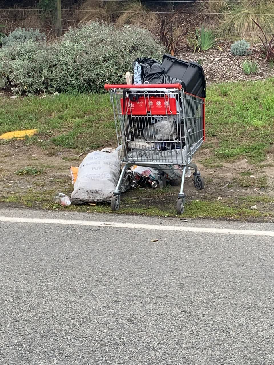 The photograph attached to this rubbish/recycling report
