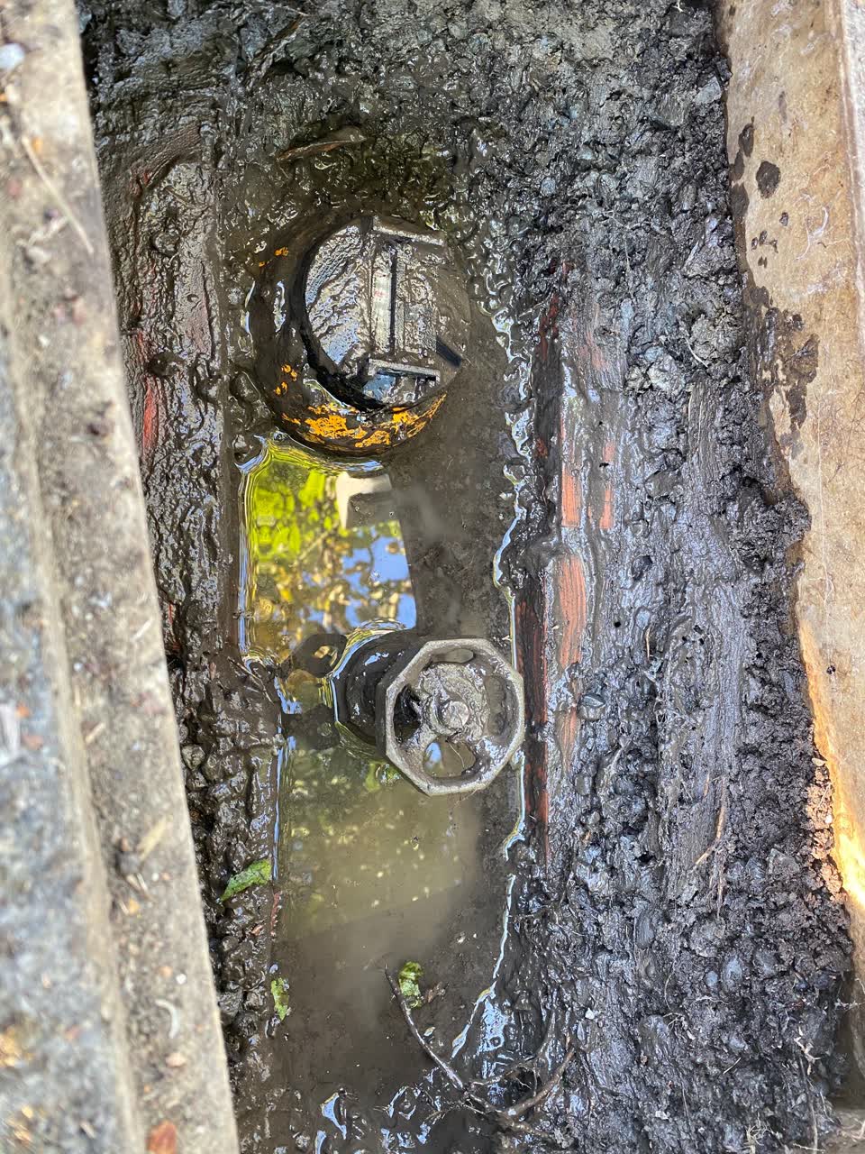 The photograph attached to this water supply report