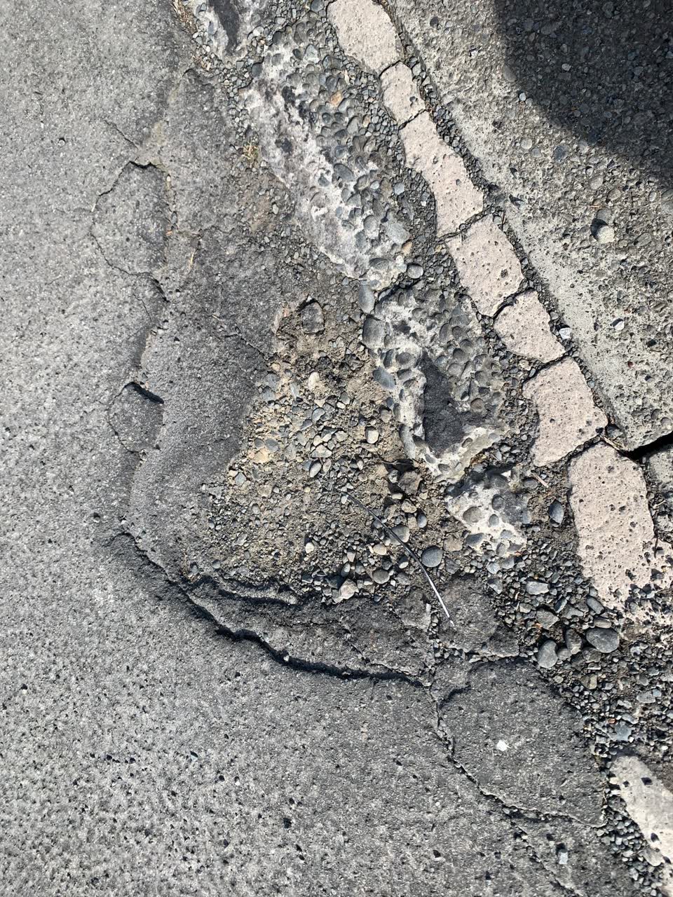 The photograph attached to this roading/streets report