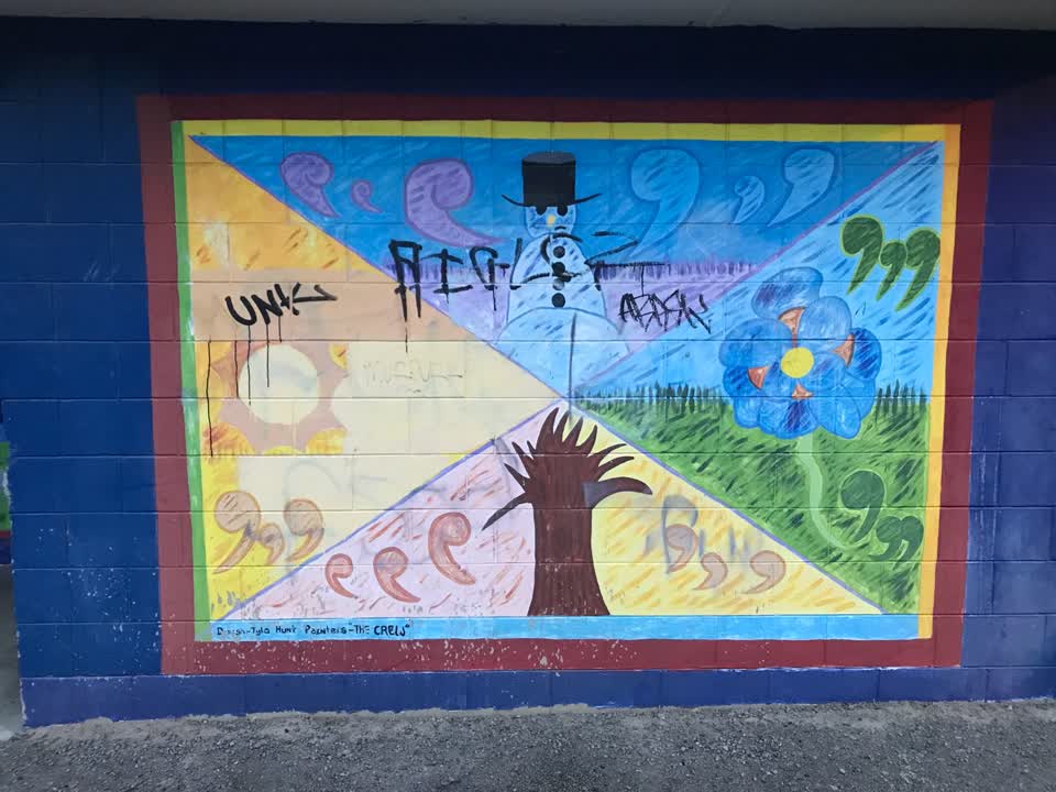 The photograph attached to this graffiti report