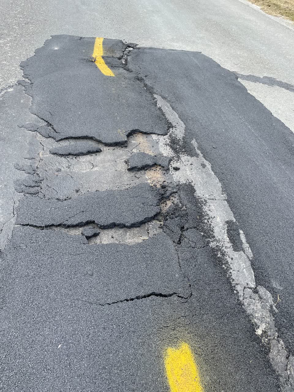 The photograph attached to this roading/streets report