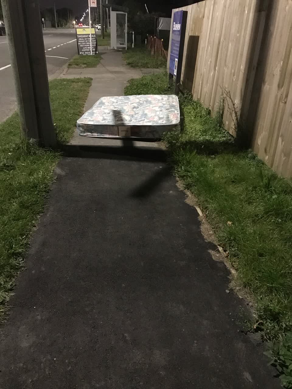 The photograph attached to this rubbish/recycling report