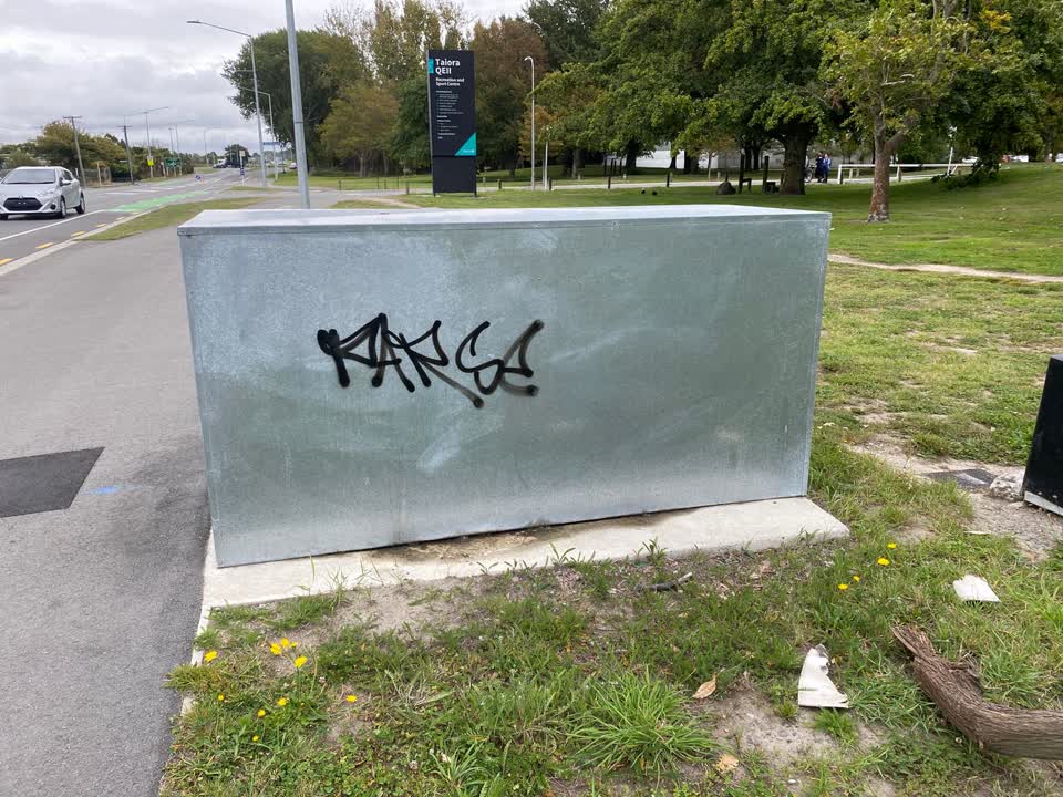 The photograph attached to this graffiti report