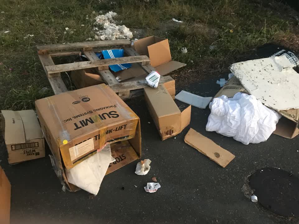 The photograph attached to this rubbish/recycling report